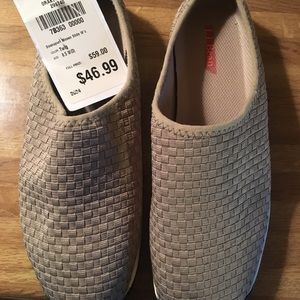 LLBean Tan Canvas Shoes, Size 8.5, NWT